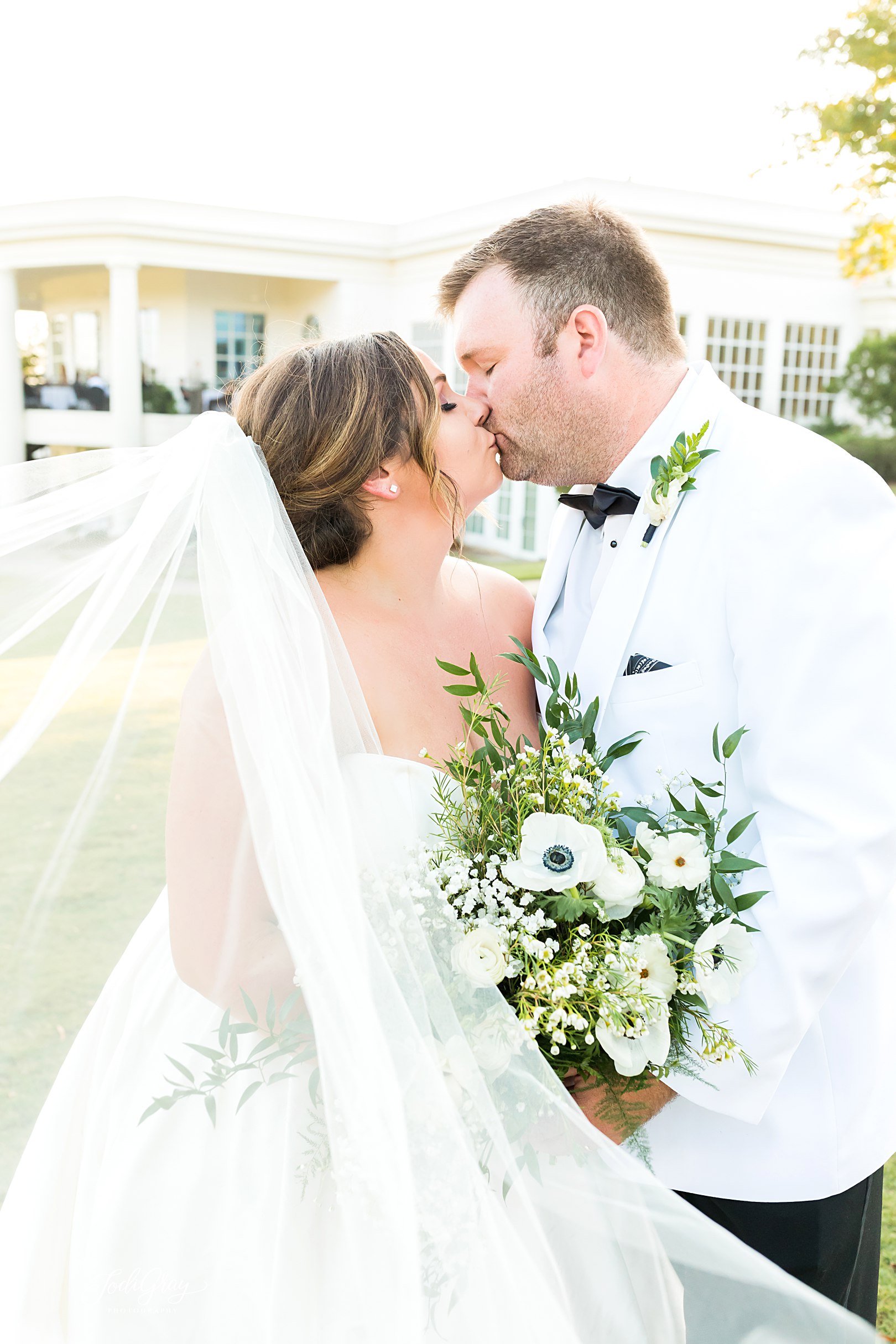 High Point Country Club | NC Wedding Photographer | Tyler & Kaley | Married | Jodi Gray Photography